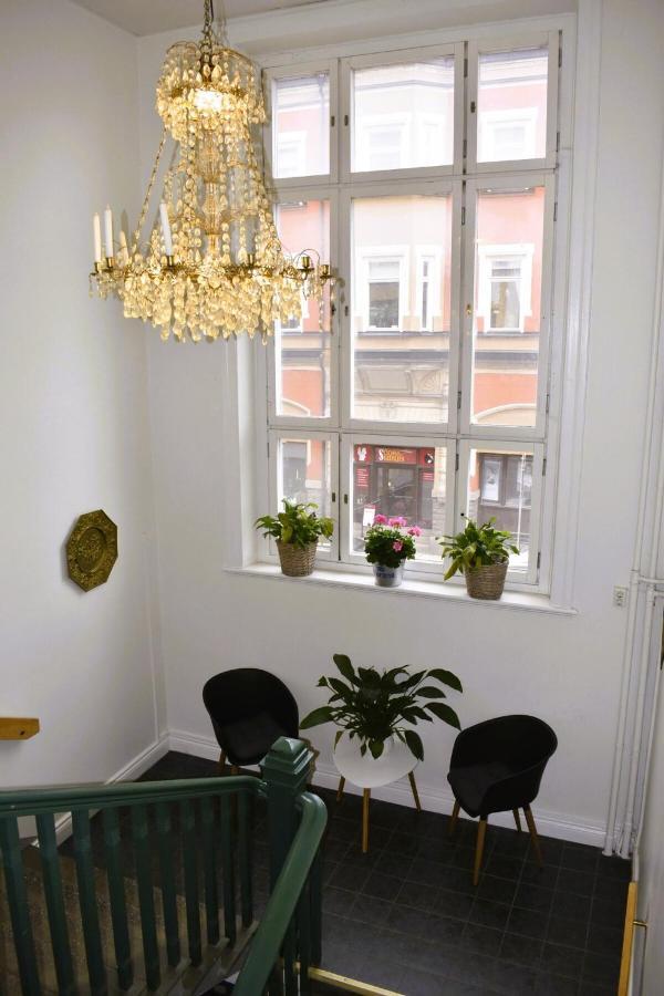 Best Guest Hotell Och Vandrarhem Норчёпинг Экстерьер фото